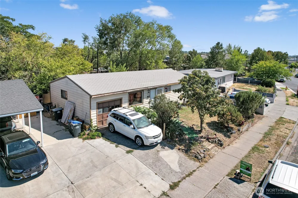 1435 W Sunset Drive Moses Lake, WA 98837