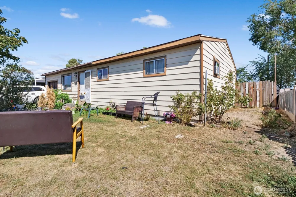 1435 W Sunset Drive Moses Lake, WA 98837