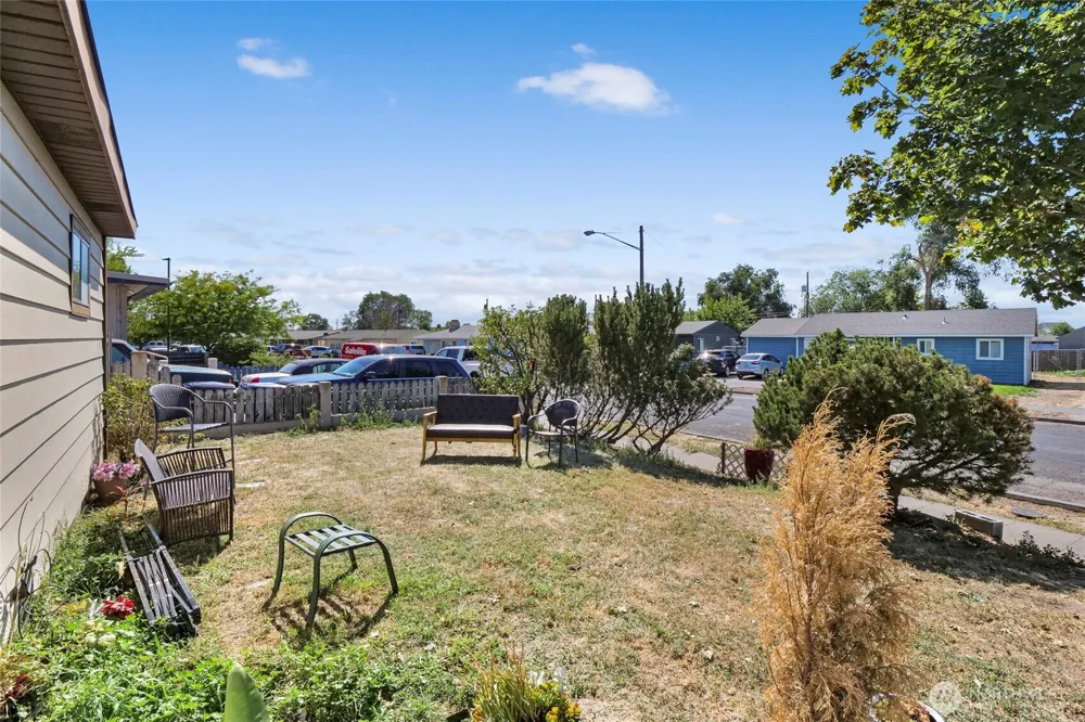 1435 W Sunset Drive Moses Lake, WA 98837
