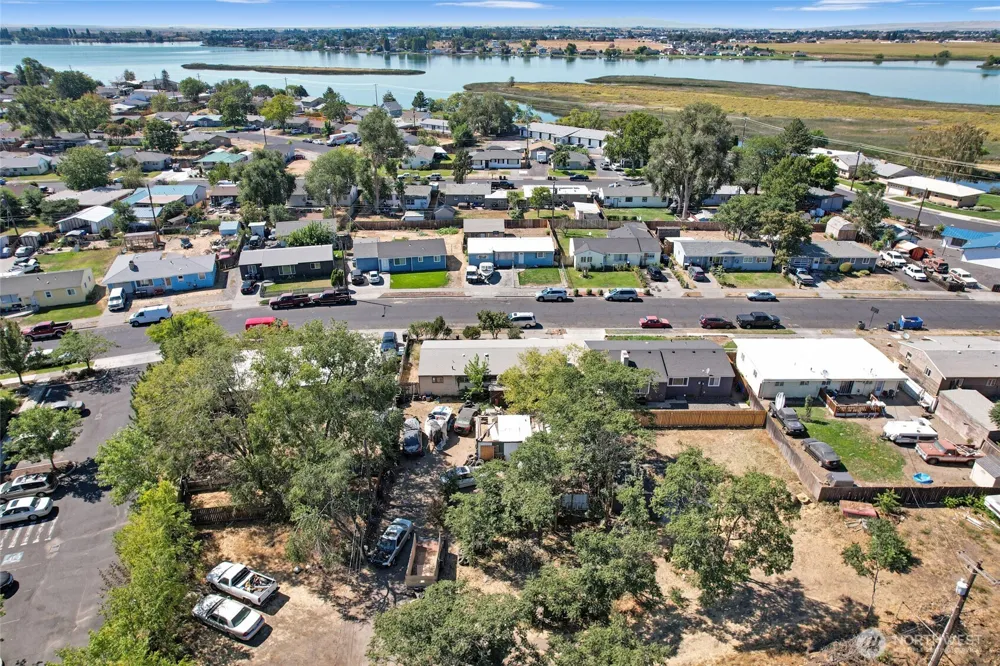 1435 W Sunset Drive Moses Lake, WA 98837