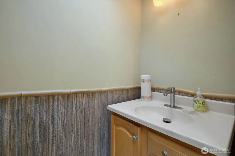 16639 SE 8th Street Bellevue, WA 98008