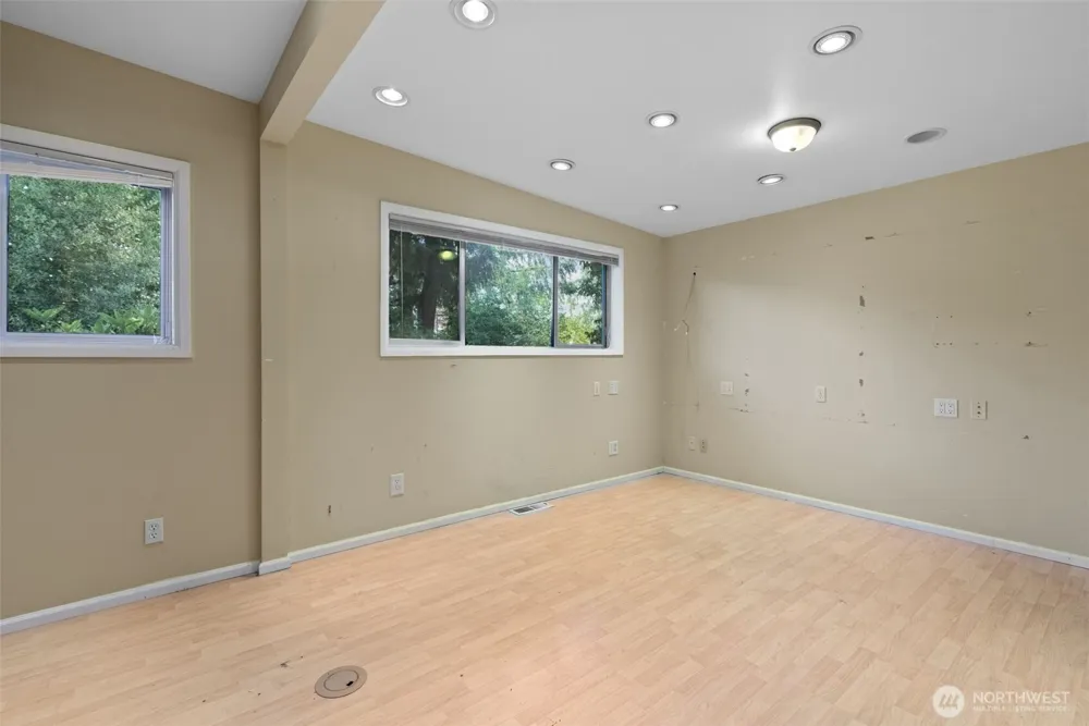 16639 SE 8th Street Bellevue, WA 98008