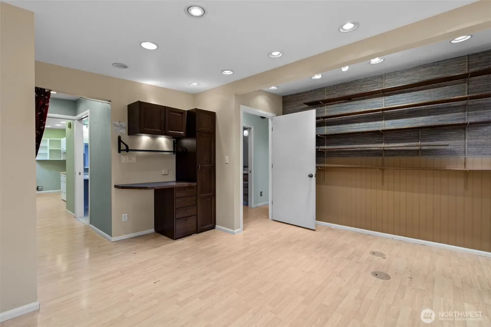 16639 SE 8th Street Bellevue, WA 98008