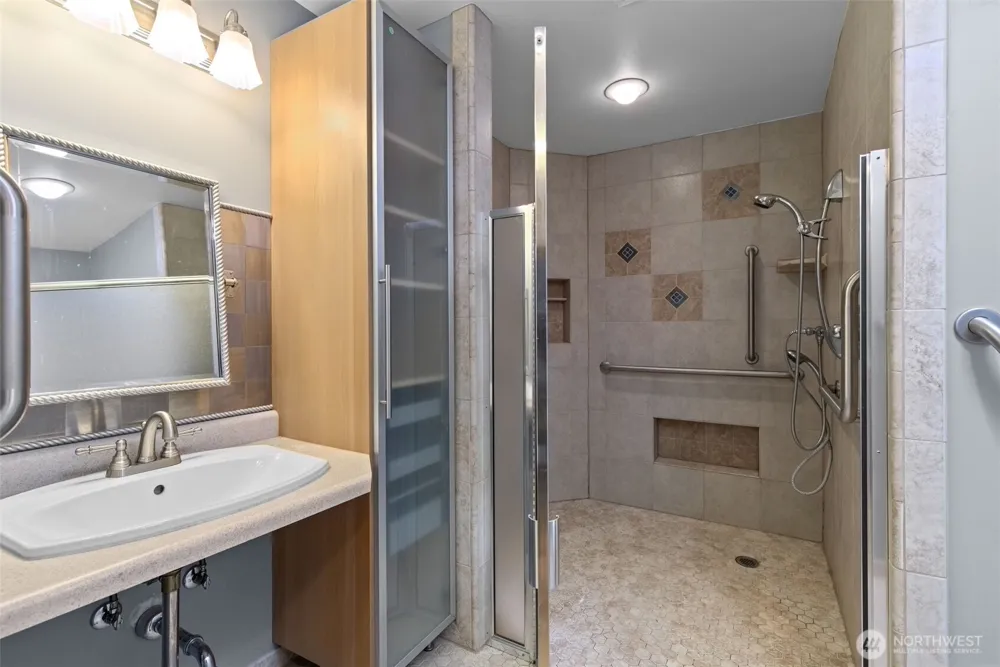 16639 SE 8th Street Bellevue, WA 98008