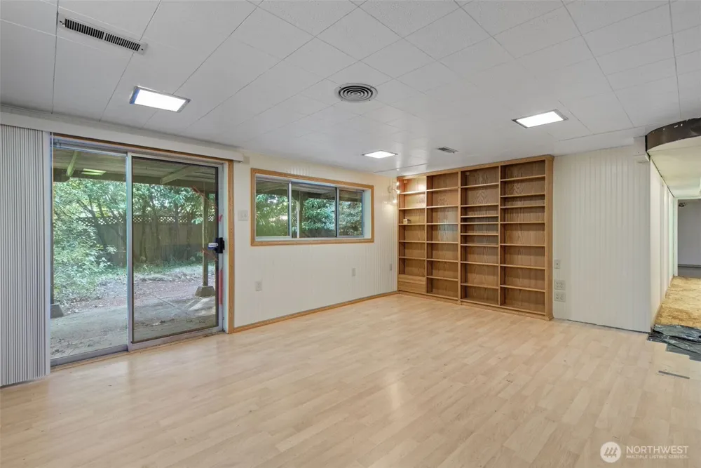 16639 SE 8th Street Bellevue, WA 98008