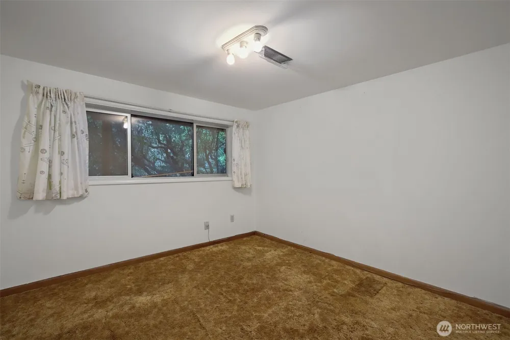 16639 SE 8th Street Bellevue, WA 98008