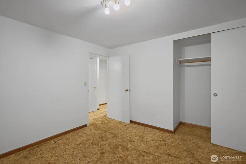16639 SE 8th Street Bellevue, WA 98008