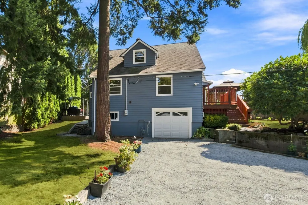 1102 SW 124th Street Burien, WA 98146