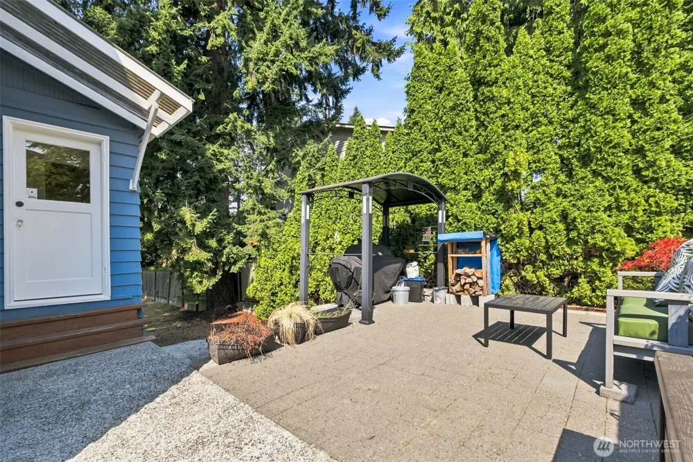 1102 SW 124th Street Burien, WA 98146