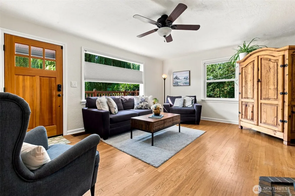 1102 SW 124th Street Burien, WA 98146