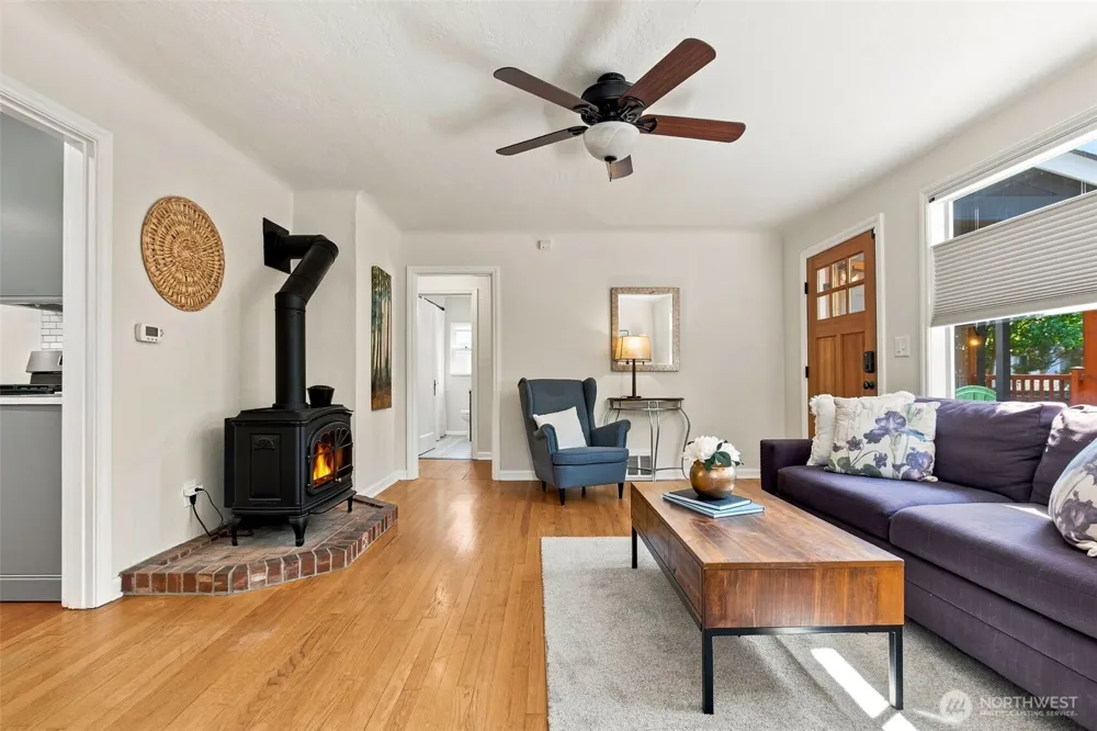 1102 SW 124th Street Burien, WA 98146