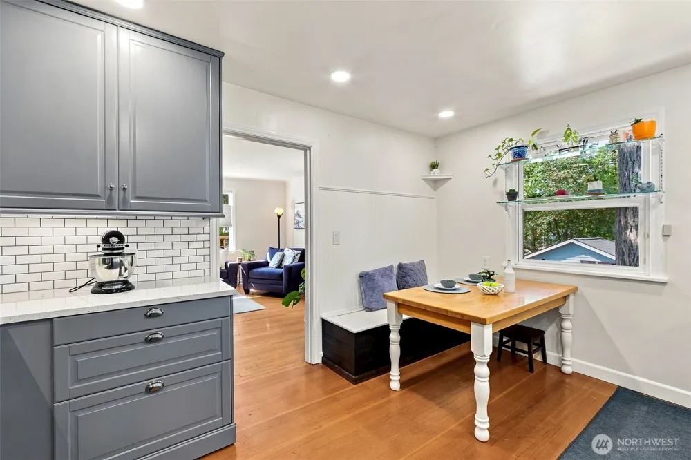 1102 SW 124th Street Burien, WA 98146