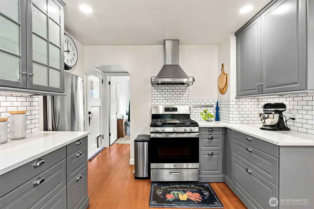 1102 SW 124th Street Burien, WA 98146