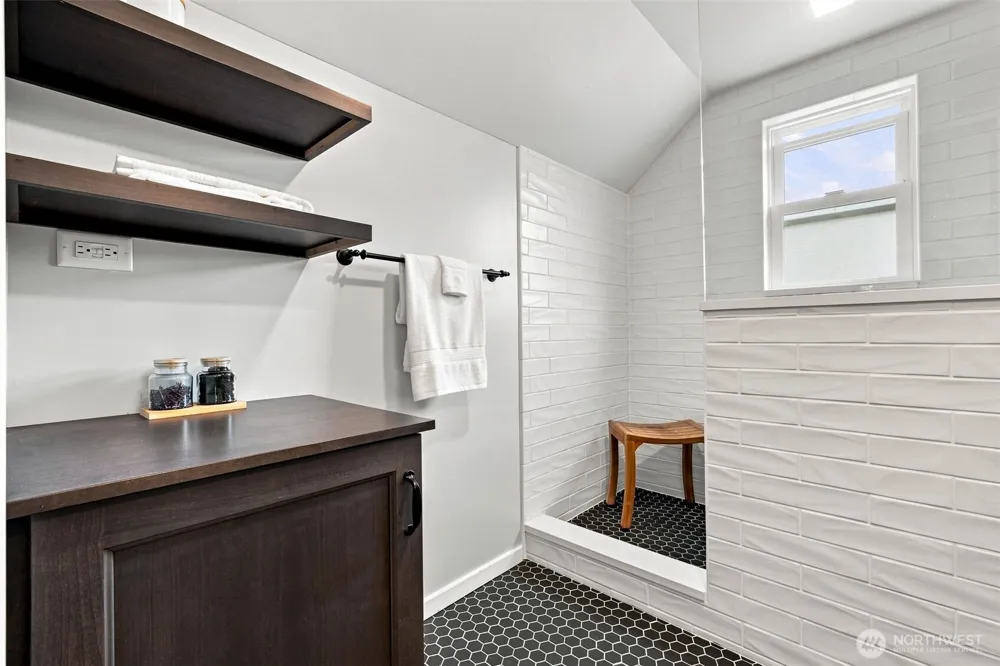 1102 SW 124th Street Burien, WA 98146