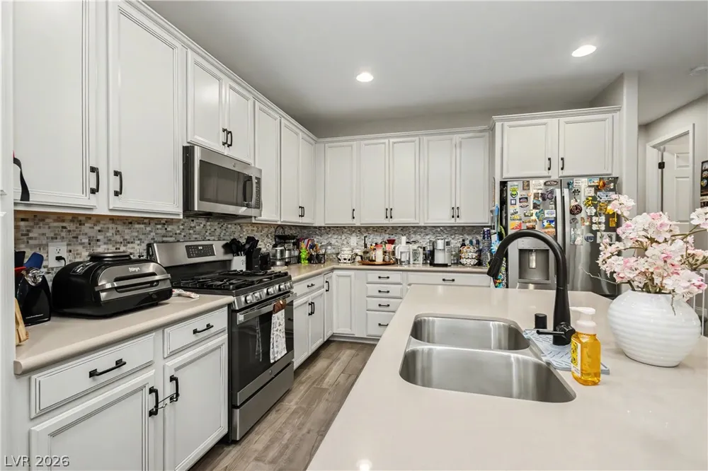 403 Stephen Clear Avenue North Las Vegas, NV 89031