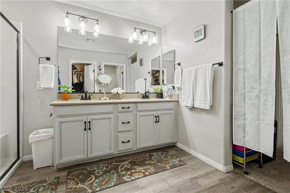 403 Stephen Clear Avenue North Las Vegas, NV 89031