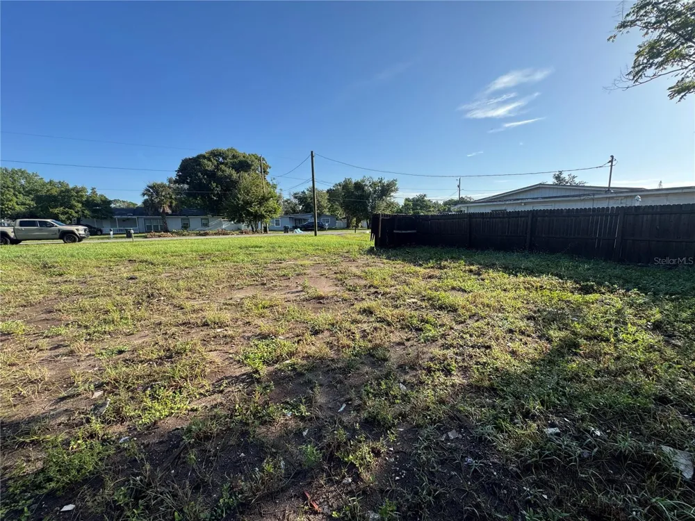 222 W BUCHANON AVENUE Orlando, FL 32809