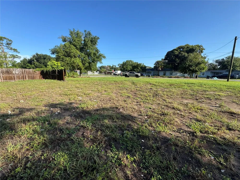 222 W BUCHANON AVENUE Orlando, FL 32809