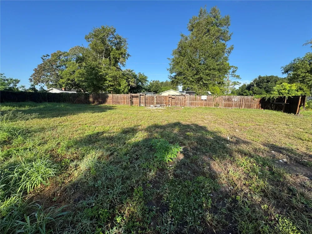 222 W BUCHANON AVENUE Orlando, FL 32809