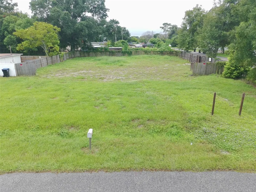 222 W BUCHANON AVENUE Orlando, FL 32809