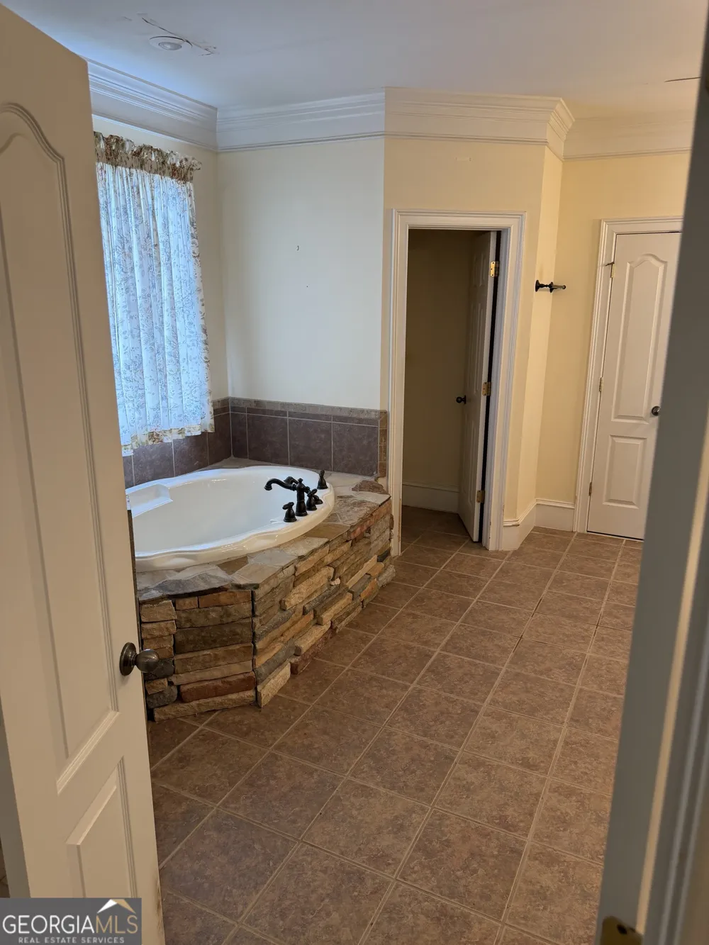 302 Norris RD Barnesville, GA 30204