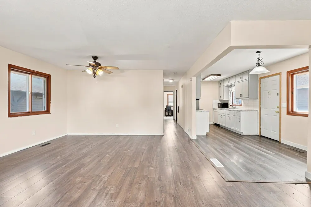 2336 12th Avenue E North Saint Paul, MN 55109