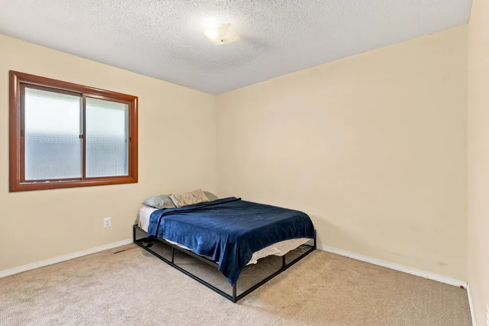 2336 12th Avenue E North Saint Paul, MN 55109