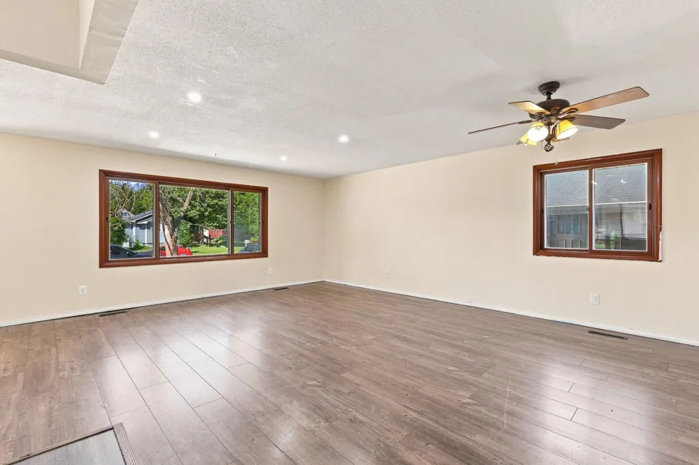 2336 12th Avenue E North Saint Paul, MN 55109