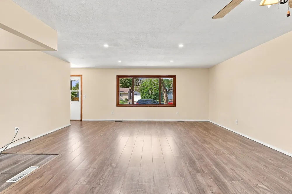 2336 12th Avenue E North Saint Paul, MN 55109