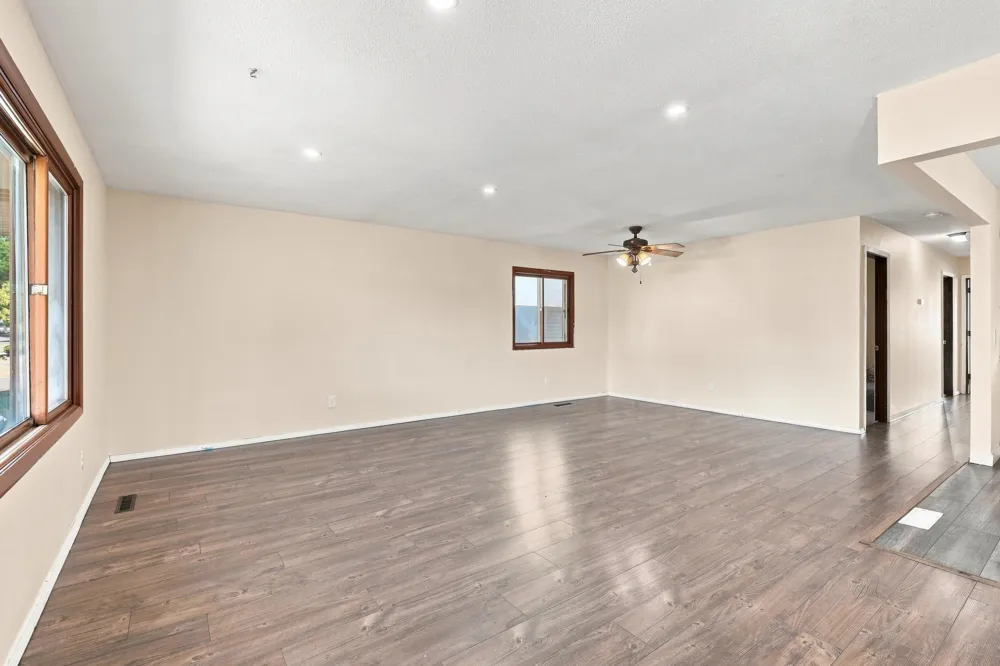 2336 12th Avenue E North Saint Paul, MN 55109