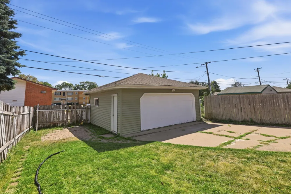 2336 12th Avenue E North Saint Paul, MN 55109