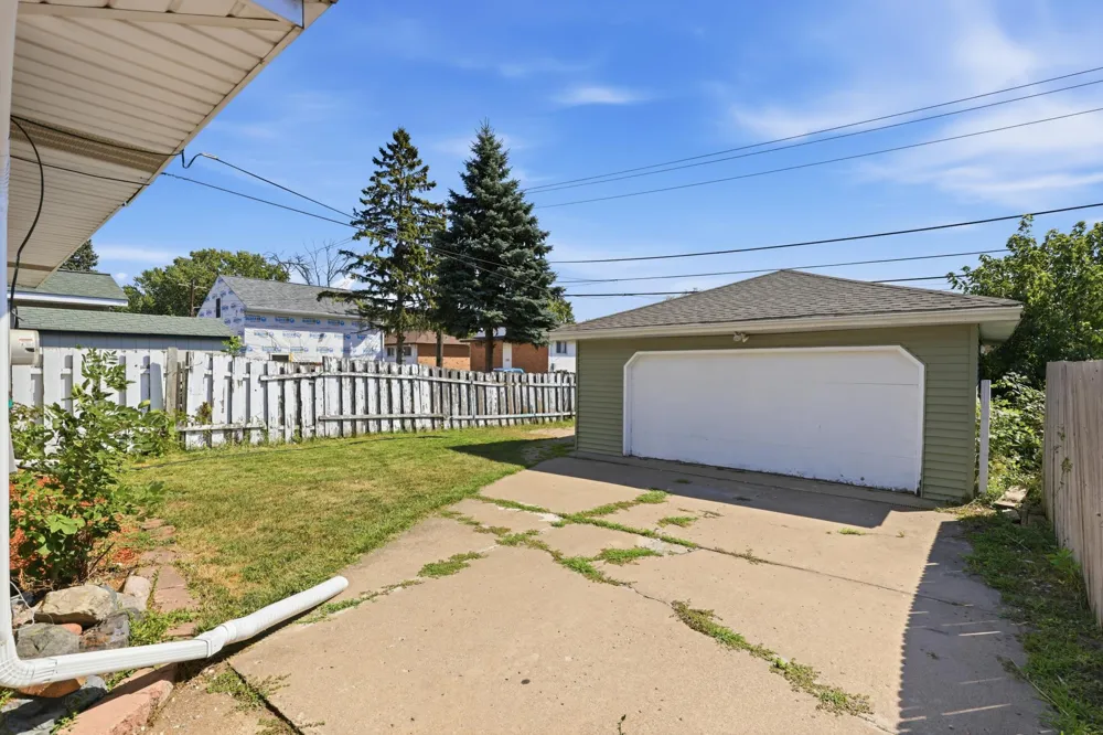 2336 12th Avenue E North Saint Paul, MN 55109