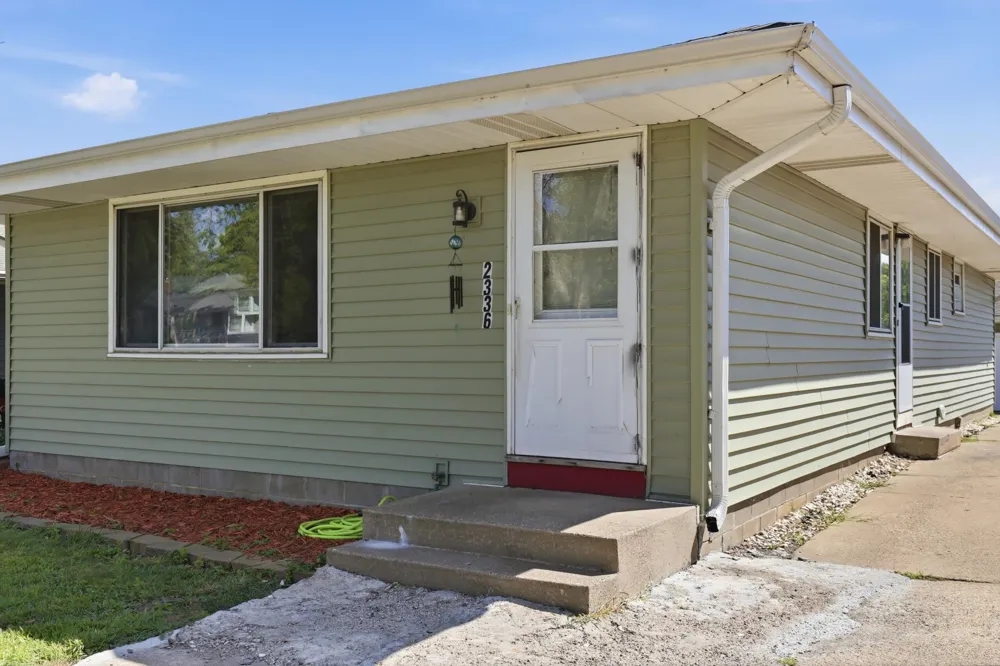 2336 12th Avenue E North Saint Paul, MN 55109
