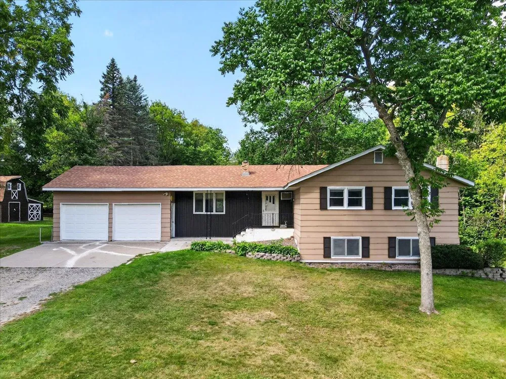 9855 Iffert Avenue NE Monticello, MN 55362