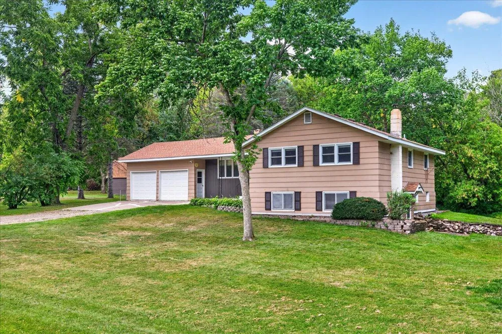 9855 Iffert Avenue NE Monticello, MN 55362