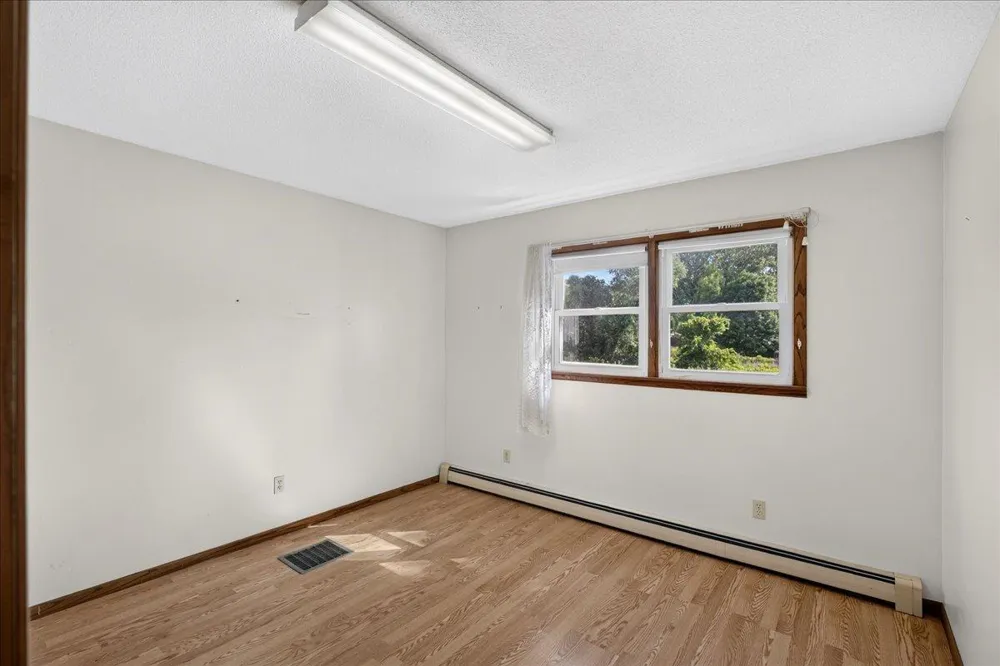 9855 Iffert Avenue NE Monticello, MN 55362
