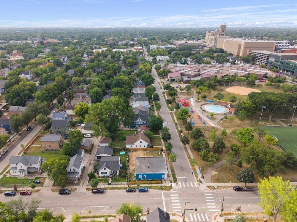 2609 12th Avenue S Minneapolis, MN 55407