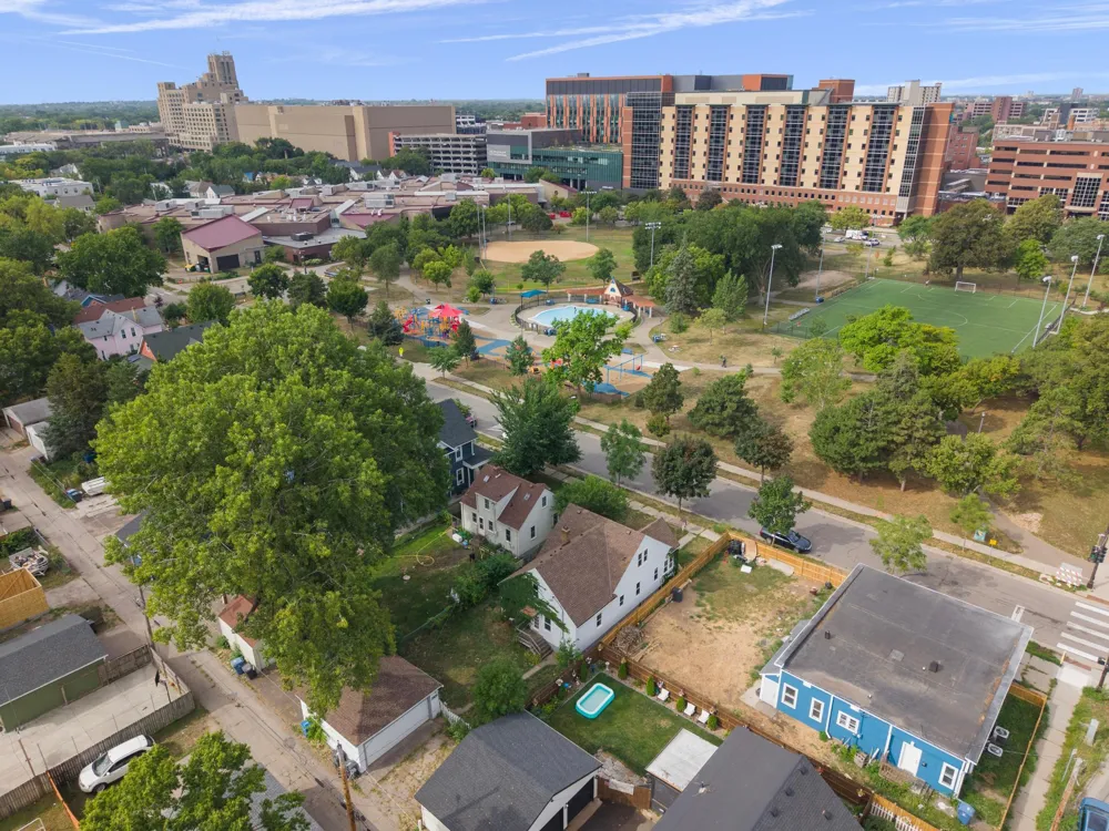 2609 12th Avenue S Minneapolis, MN 55407