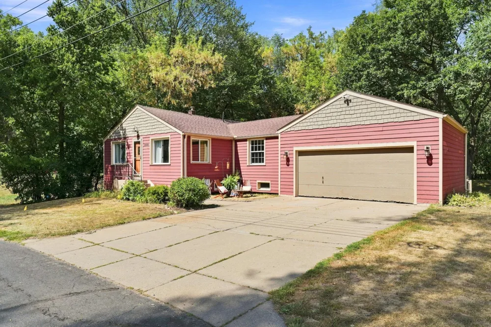 16838 Upper 19th Street S Lakeland, MN 55043