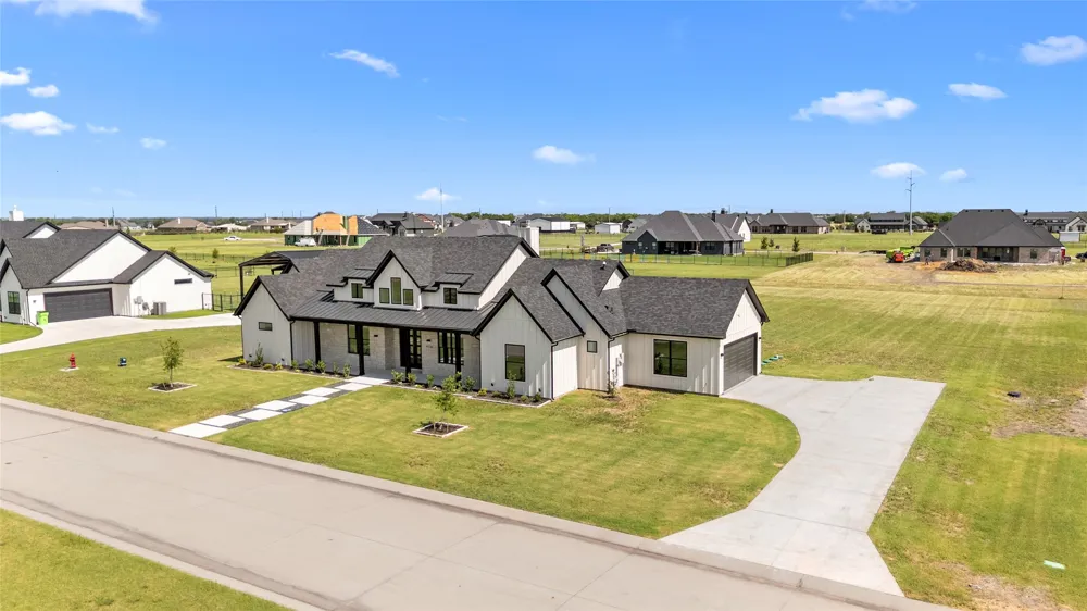4736 Christie Avenue Caddo Mills, TX 75135
