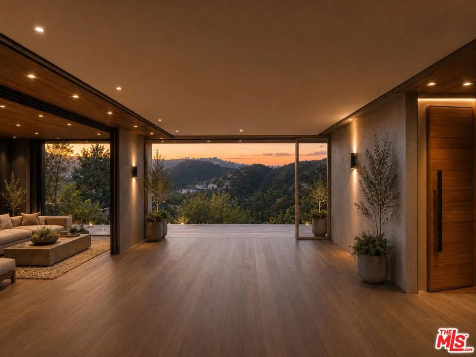 2453 Creston Way Los Angeles, CA 90068