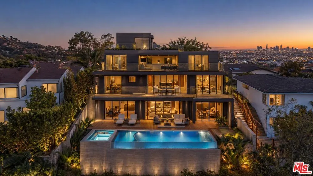 2453 Creston Way Los Angeles, CA 90068