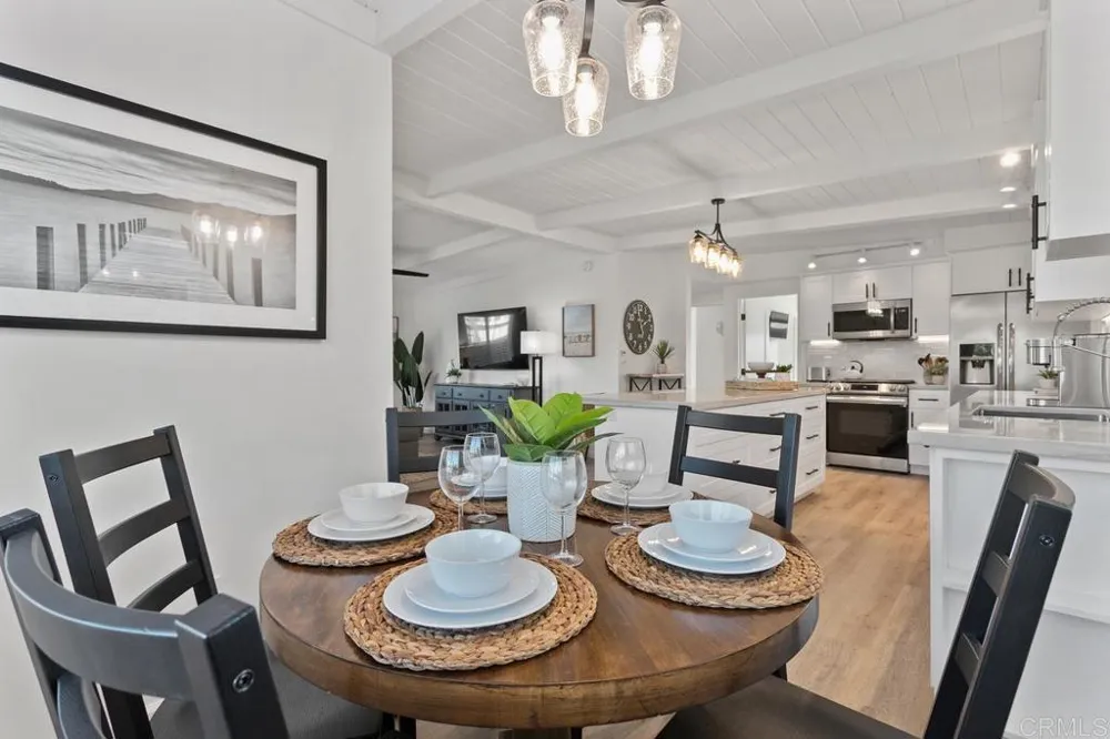 245 Hemlock Avenue Carlsbad, CA 92008