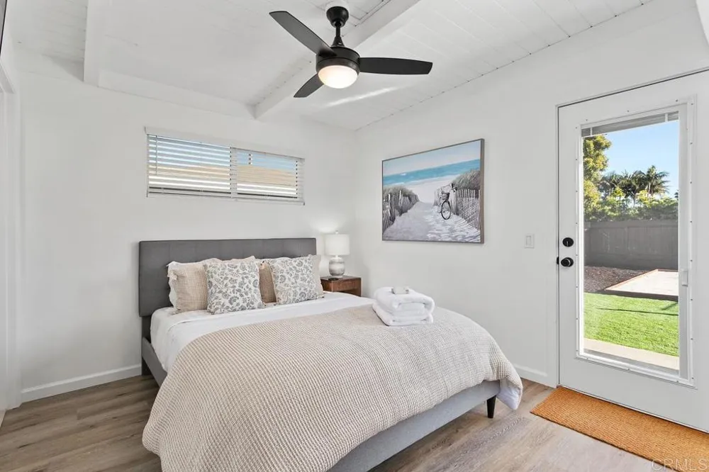 245 Hemlock Avenue Carlsbad, CA 92008