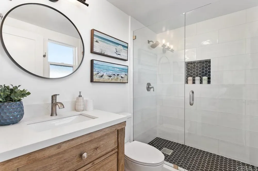245 Hemlock Avenue Carlsbad, CA 92008