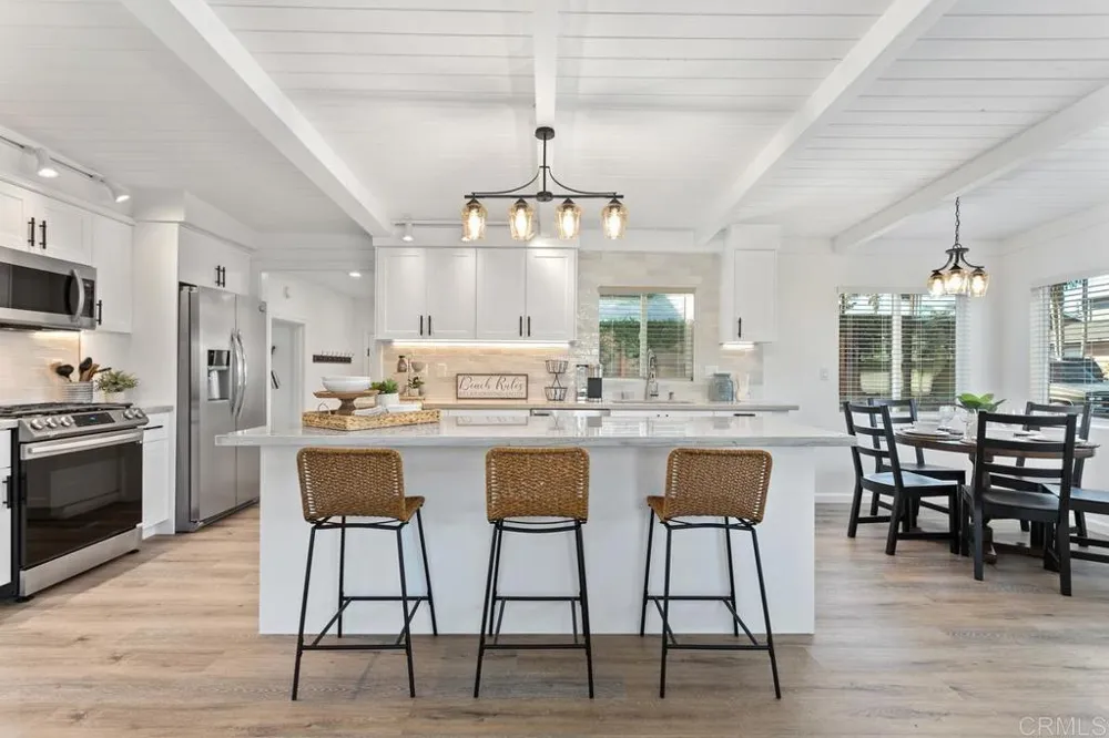 245 Hemlock Avenue Carlsbad, CA 92008