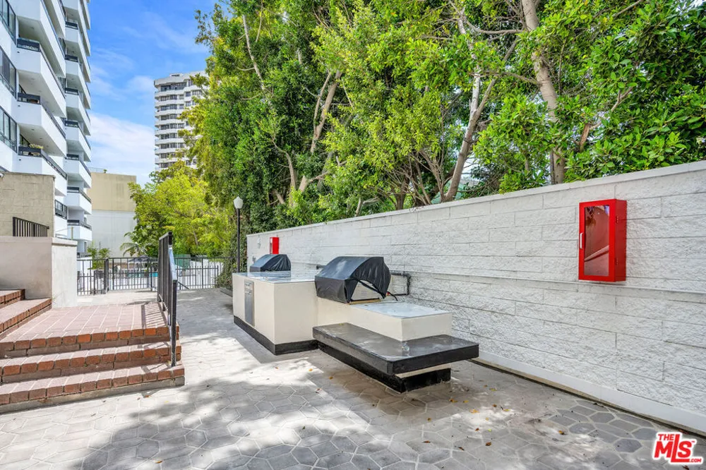 10535 Wilshire Boulevard #1203 Los Angeles, CA 90024