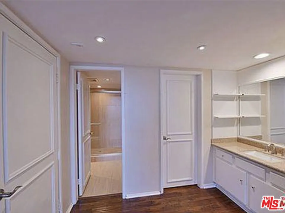 10535 Wilshire Boulevard #1203 Los Angeles, CA 90024
