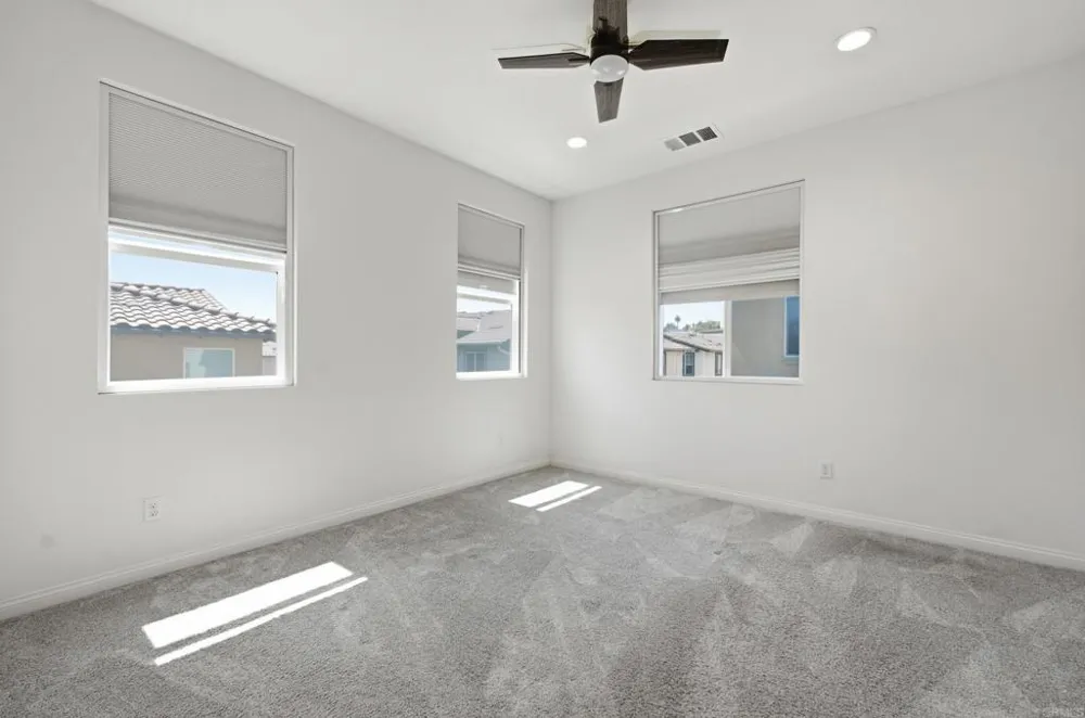 8386 Yosemite Street Lemon Grove, CA 91945