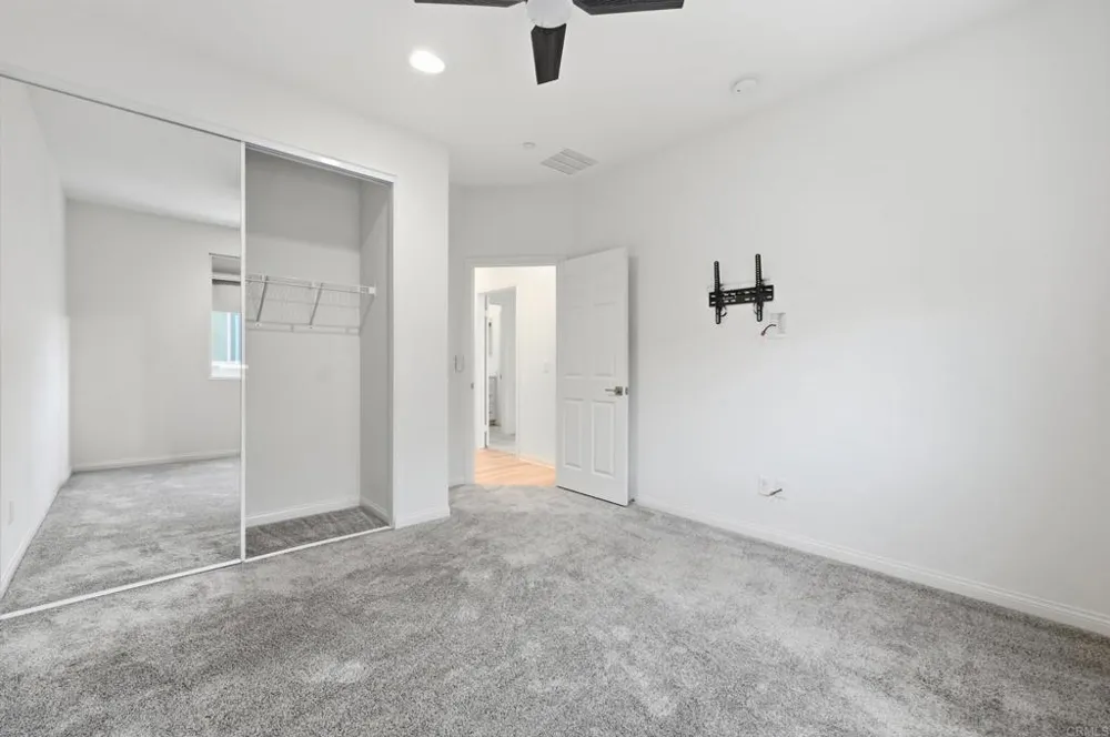 8386 Yosemite Street Lemon Grove, CA 91945